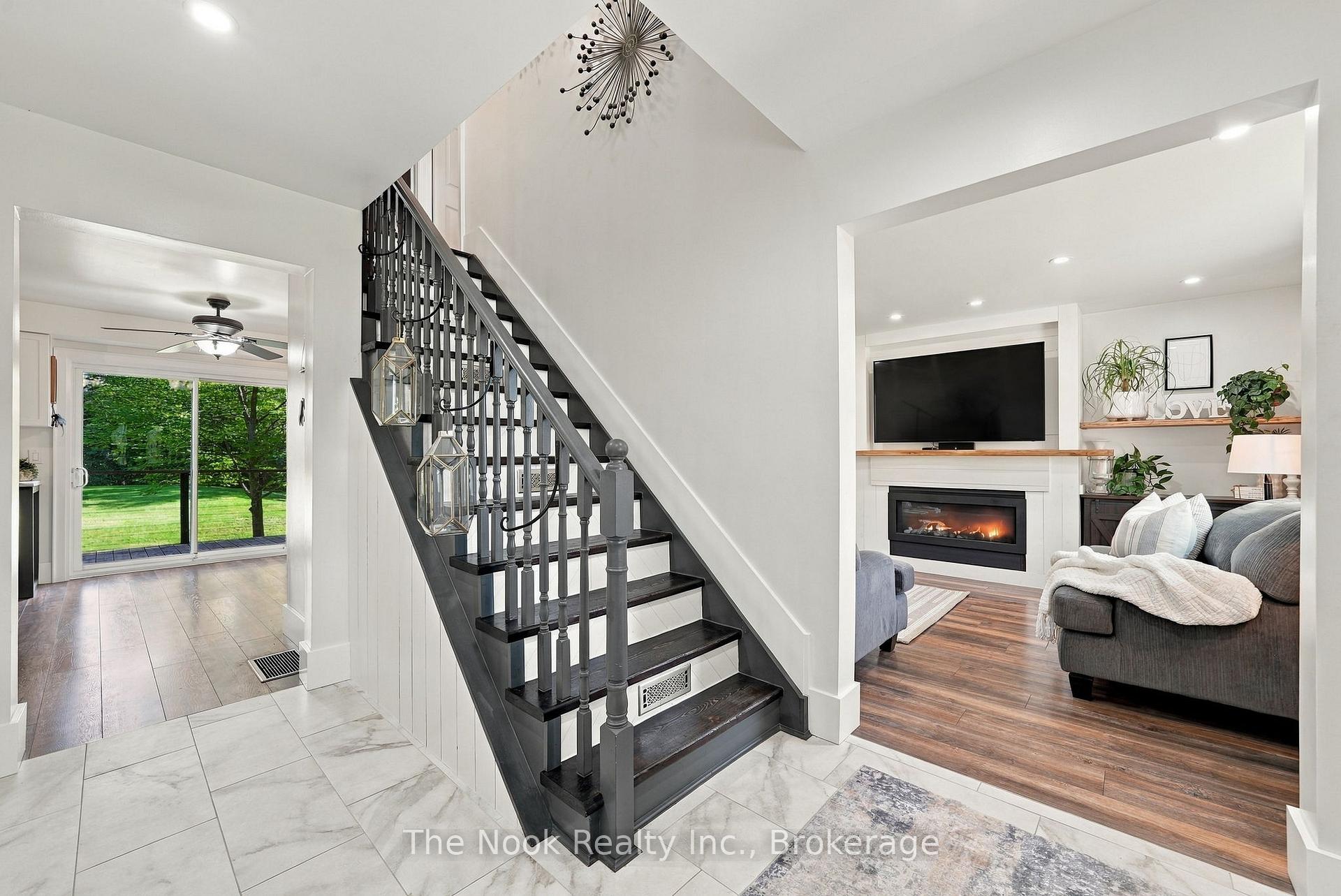 Photo 8 of 19 Mustard Street, Uxbridge, Rural Uxbridge — HOMEH