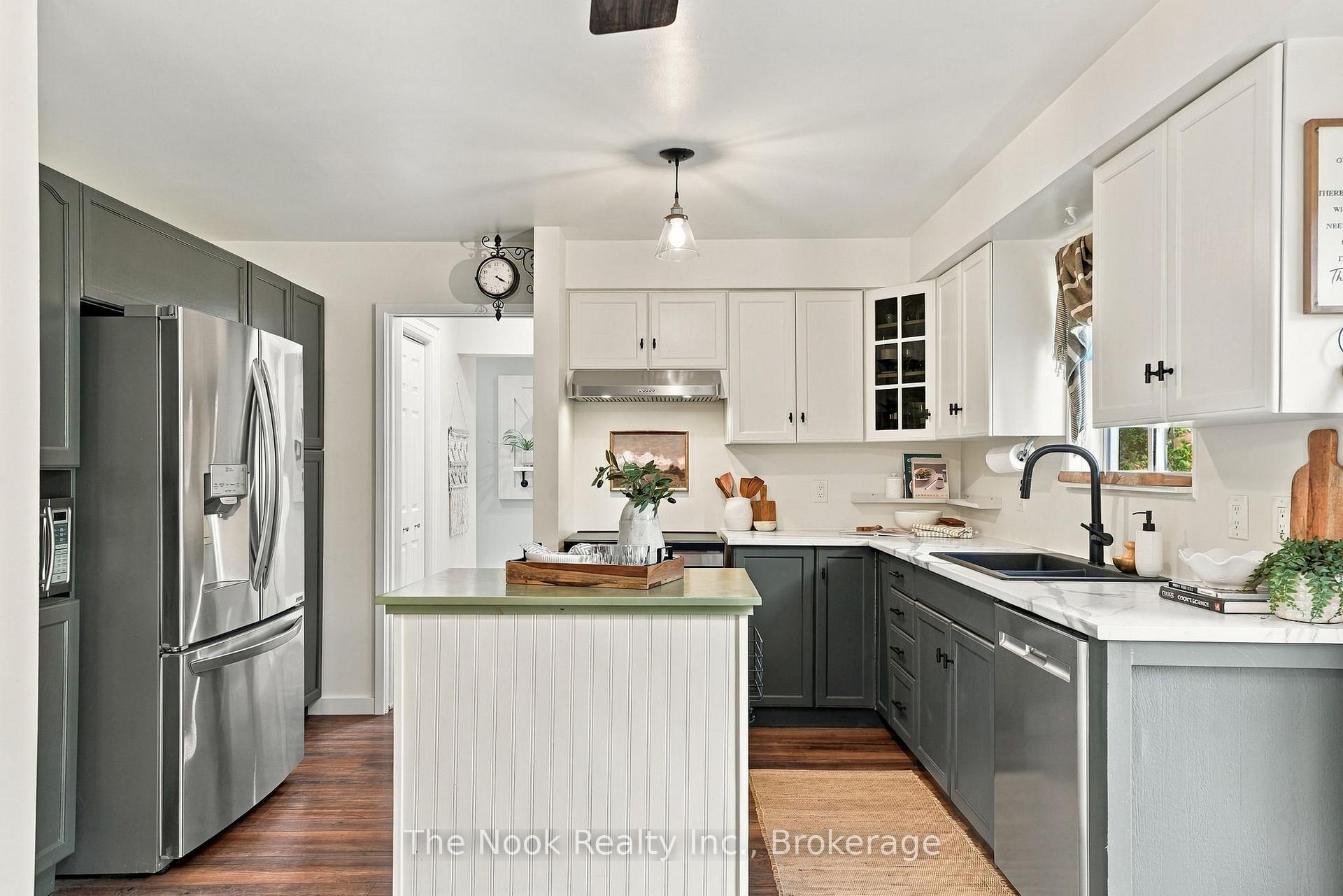 Photo 16 of 19 Mustard Street, Uxbridge, Rural Uxbridge — HOMEH