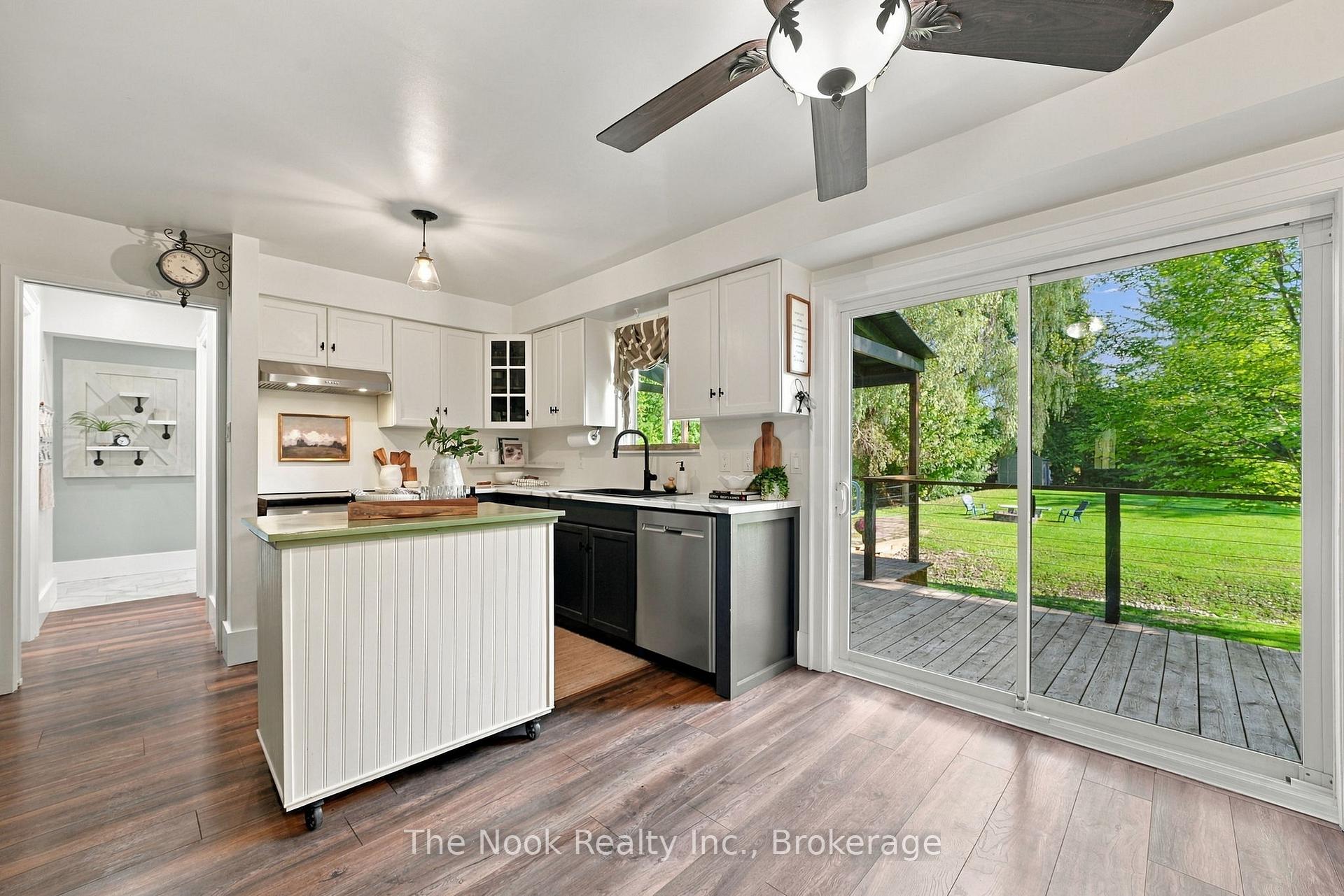 Photo 17 of 19 Mustard Street, Uxbridge, Rural Uxbridge — HOMEH