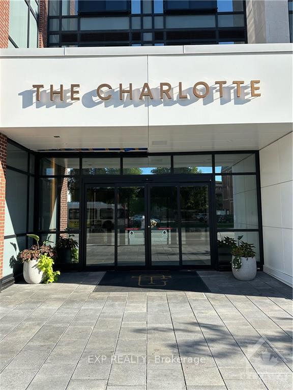 Front of Unit 613, 560 Rideau Street