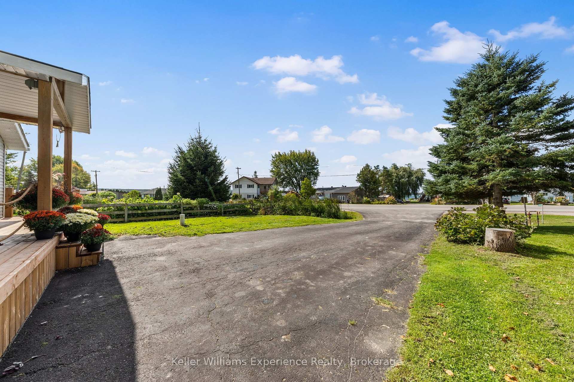 Photo 5 of 5691 Penetanguishene Road, Springwater, Rural Springwater — HOMEH