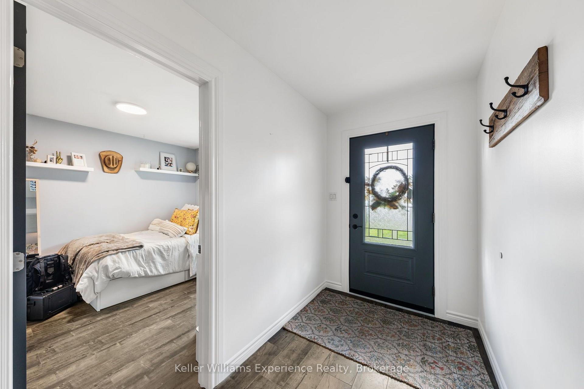 Photo 10 of 5691 Penetanguishene Road, Springwater, Rural Springwater — HOMEH