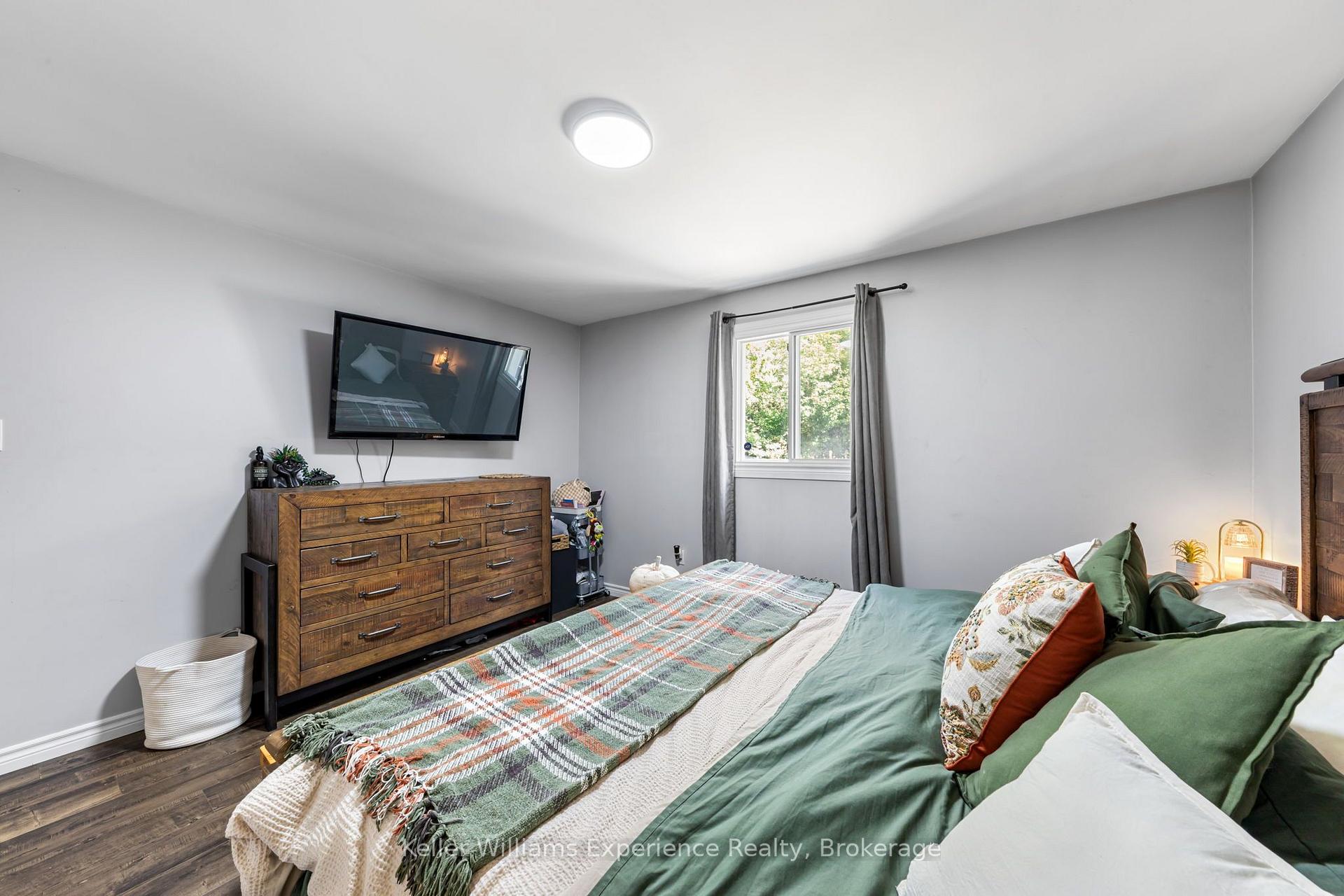 Photo 20 of 5691 Penetanguishene Road, Springwater, Rural Springwater — HOMEH