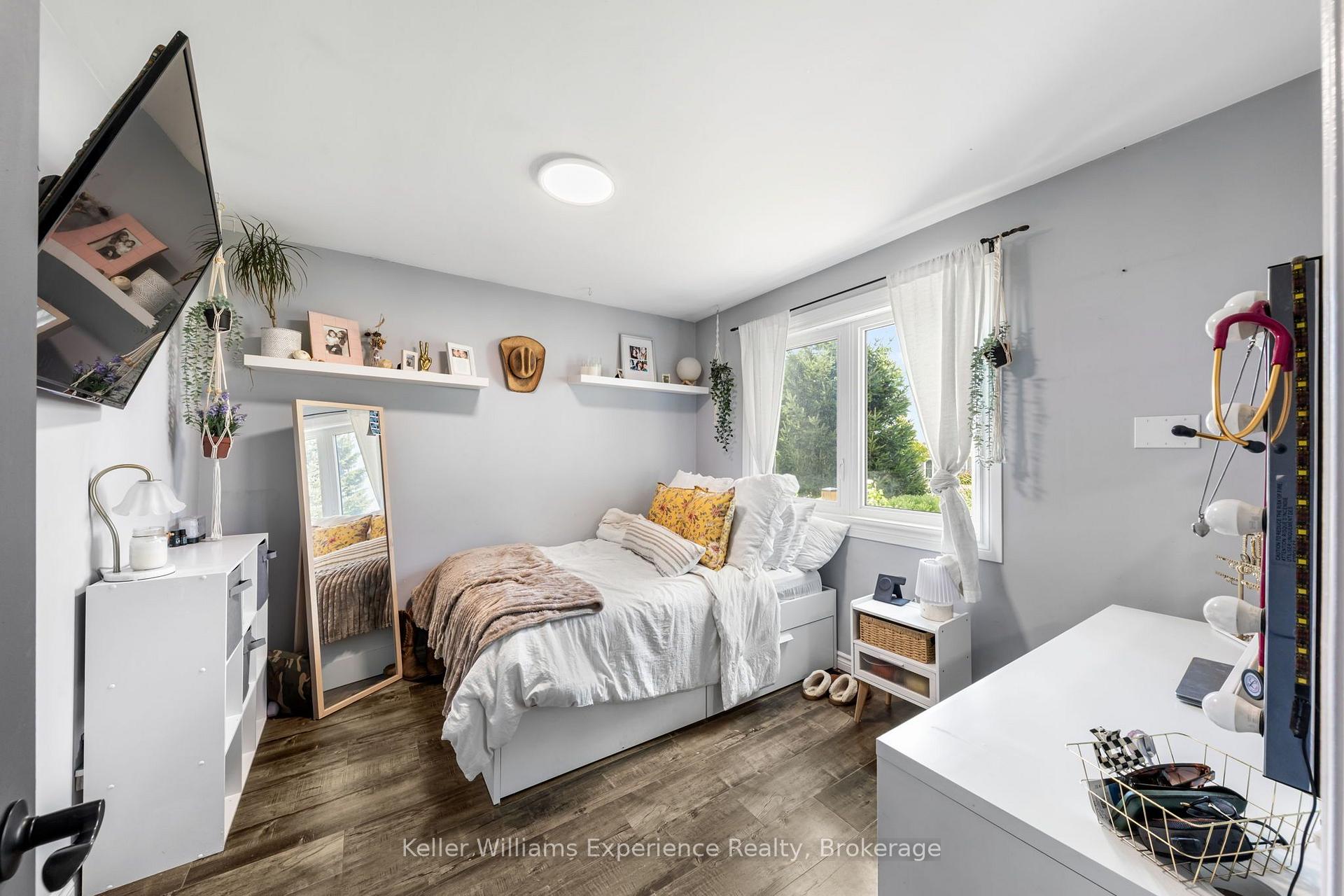 Photo 24 of 5691 Penetanguishene Road, Springwater, Rural Springwater — HOMEH