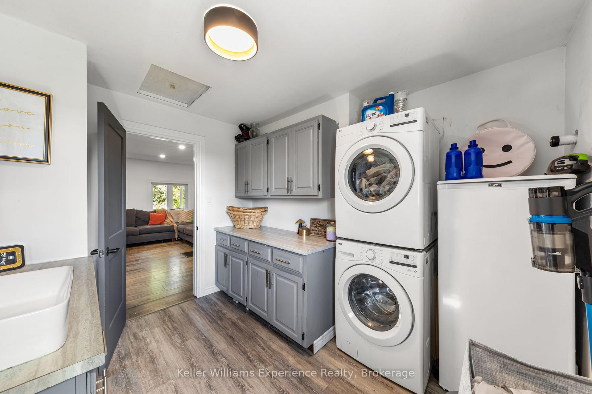 Photo 26 of 5691 Penetanguishene Road, Springwater, Rural Springwater — HOMEH