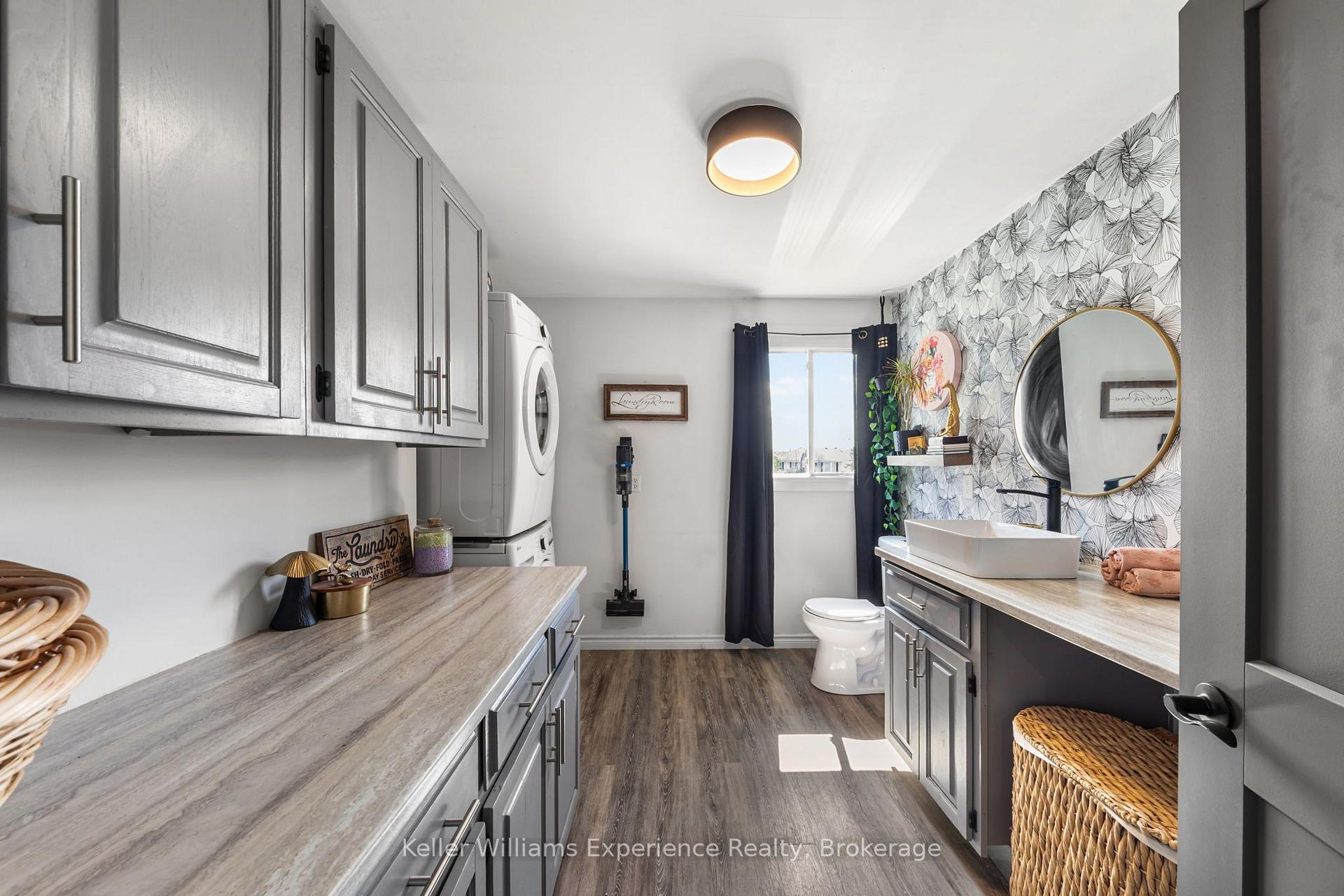 Photo 28 of 5691 Penetanguishene Road, Springwater, Rural Springwater — HOMEH