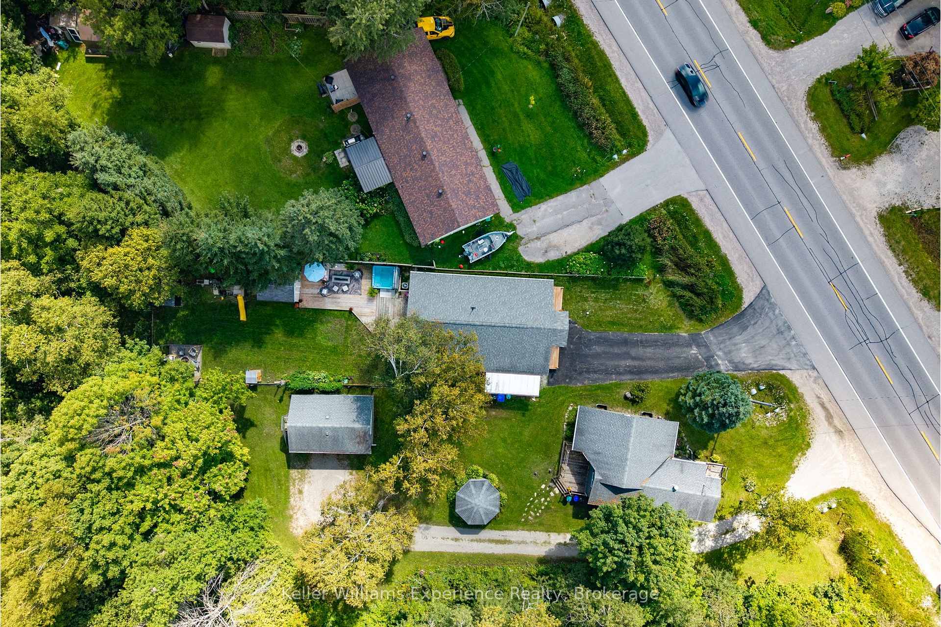 Photo 43 of 5691 Penetanguishene Road, Springwater, Rural Springwater — HOMEH
