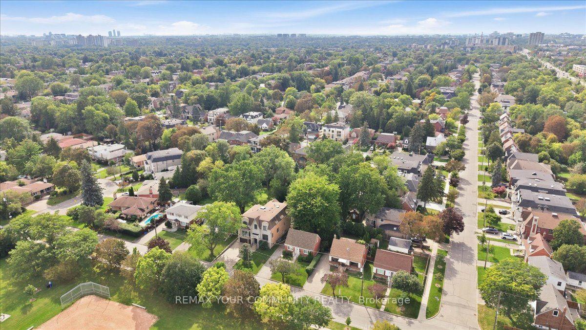 Photo 6 of 22 Edithvale Drive, North York, Willowdale West — HOMEH