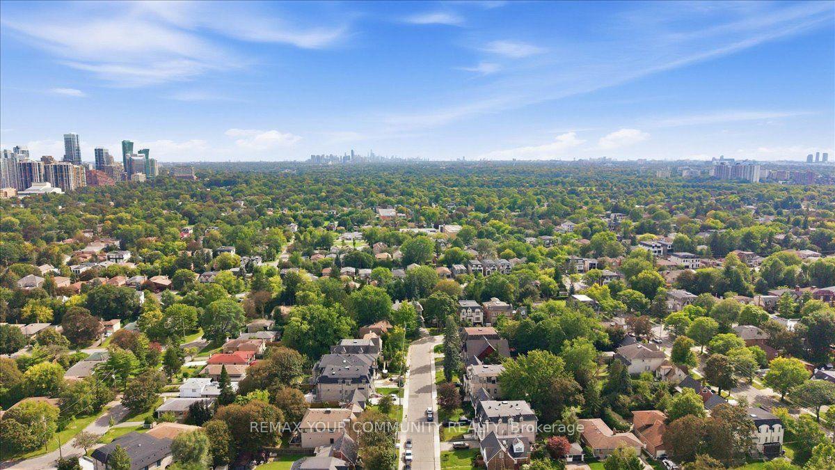 Photo 9 of 22 Edithvale Drive, North York, Willowdale West — HOMEH
