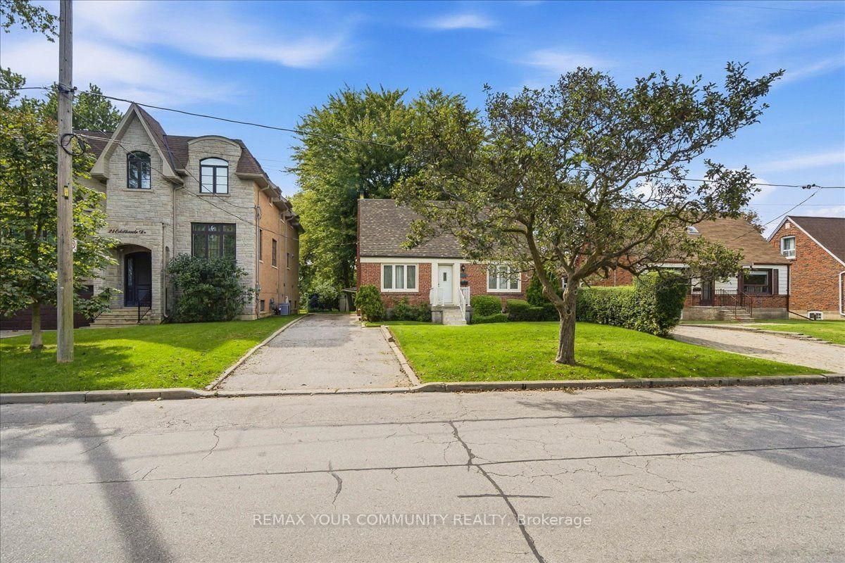 Photo 11 of 22 Edithvale Drive, North York, Willowdale West — HOMEH