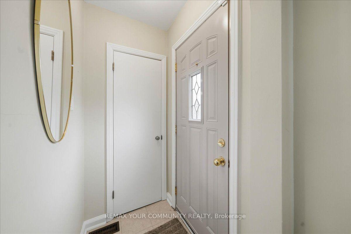 Photo 15 of 22 Edithvale Drive, North York, Willowdale West — HOMEH