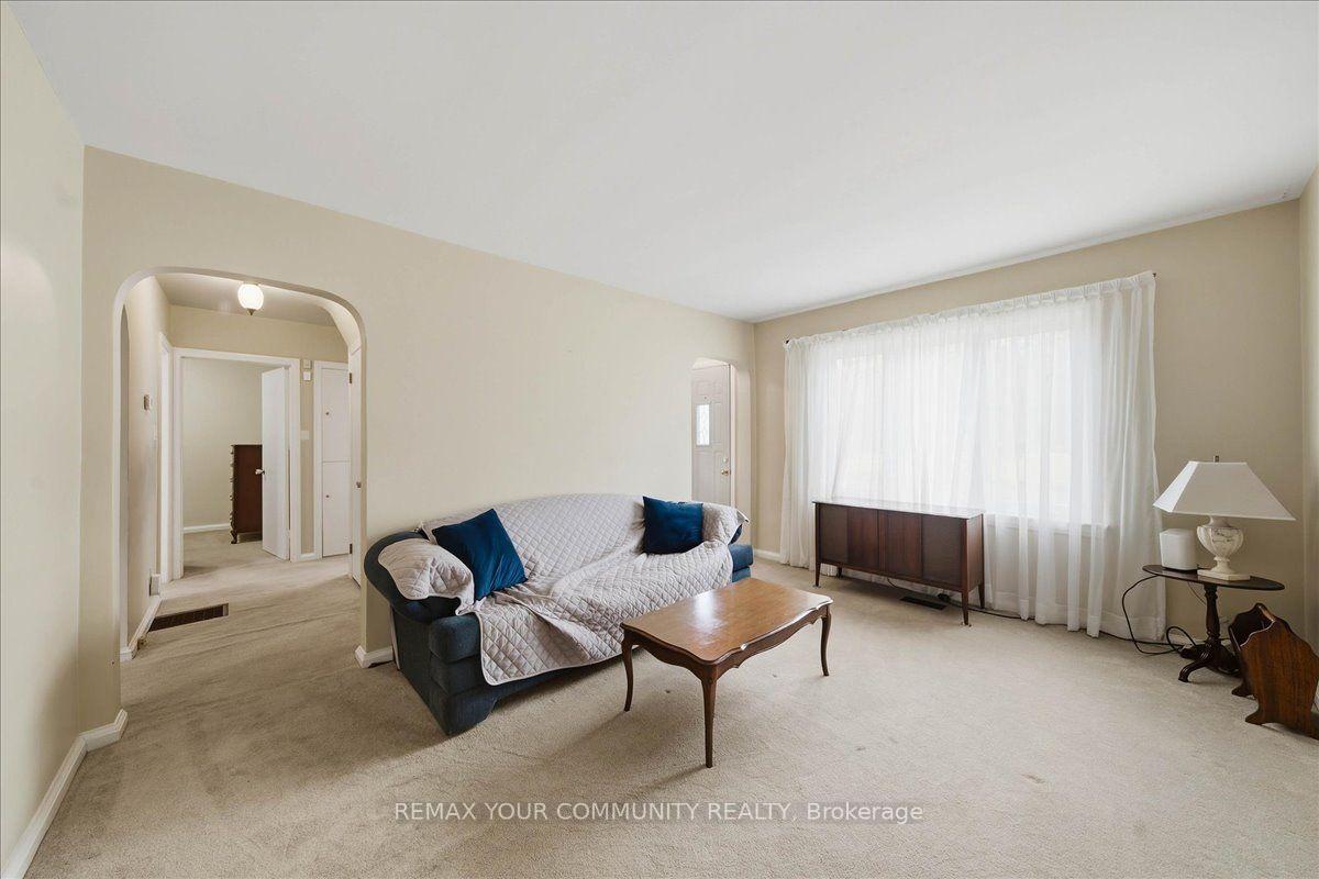 Photo 16 of 22 Edithvale Drive, North York, Willowdale West — HOMEH