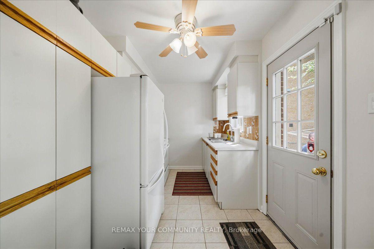 Photo 17 of 22 Edithvale Drive, North York, Willowdale West — HOMEH