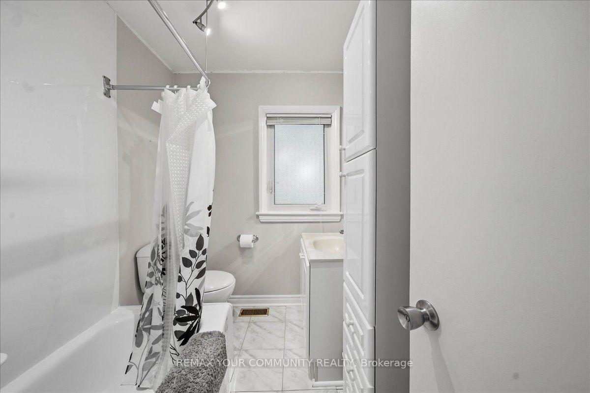 Photo 21 of 22 Edithvale Drive, North York, Willowdale West — HOMEH