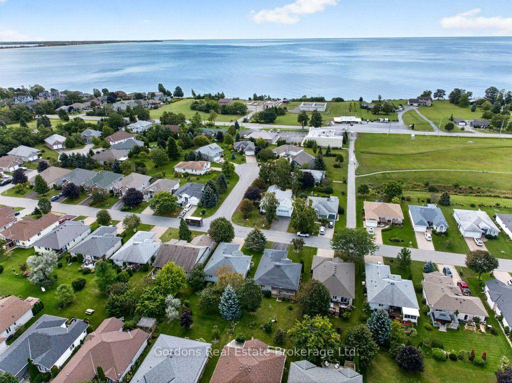 Photo 4 of 39 Elmdale Drive, Prince Edward County, Wellington Ward — HOMEH