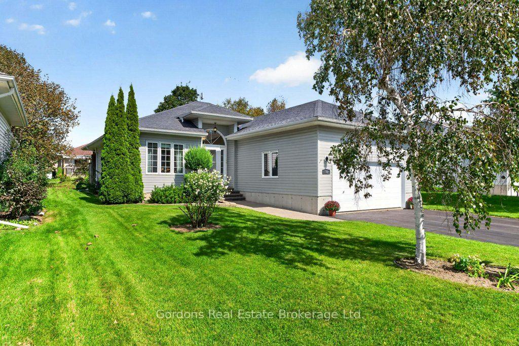 Photo 6 of 39 Elmdale Drive, Prince Edward County, Wellington Ward — HOMEH