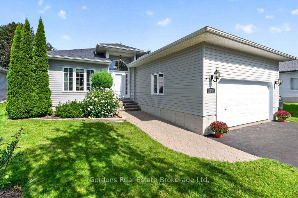 Photo 16 of 39 Elmdale Drive, Prince Edward County, Wellington Ward — HOMEH