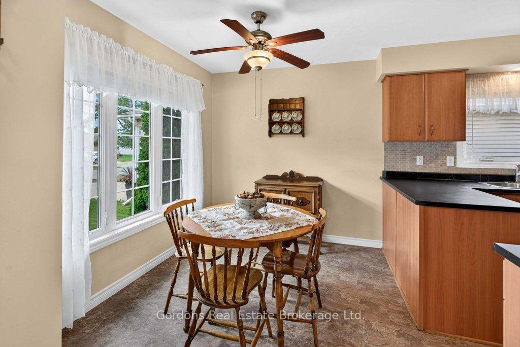 Photo 17 of 39 Elmdale Drive, Prince Edward County, Wellington Ward — HOMEH