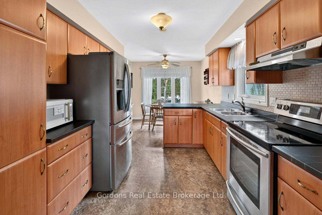 Photo 23 of 39 Elmdale Drive, Prince Edward County, Wellington Ward — HOMEH