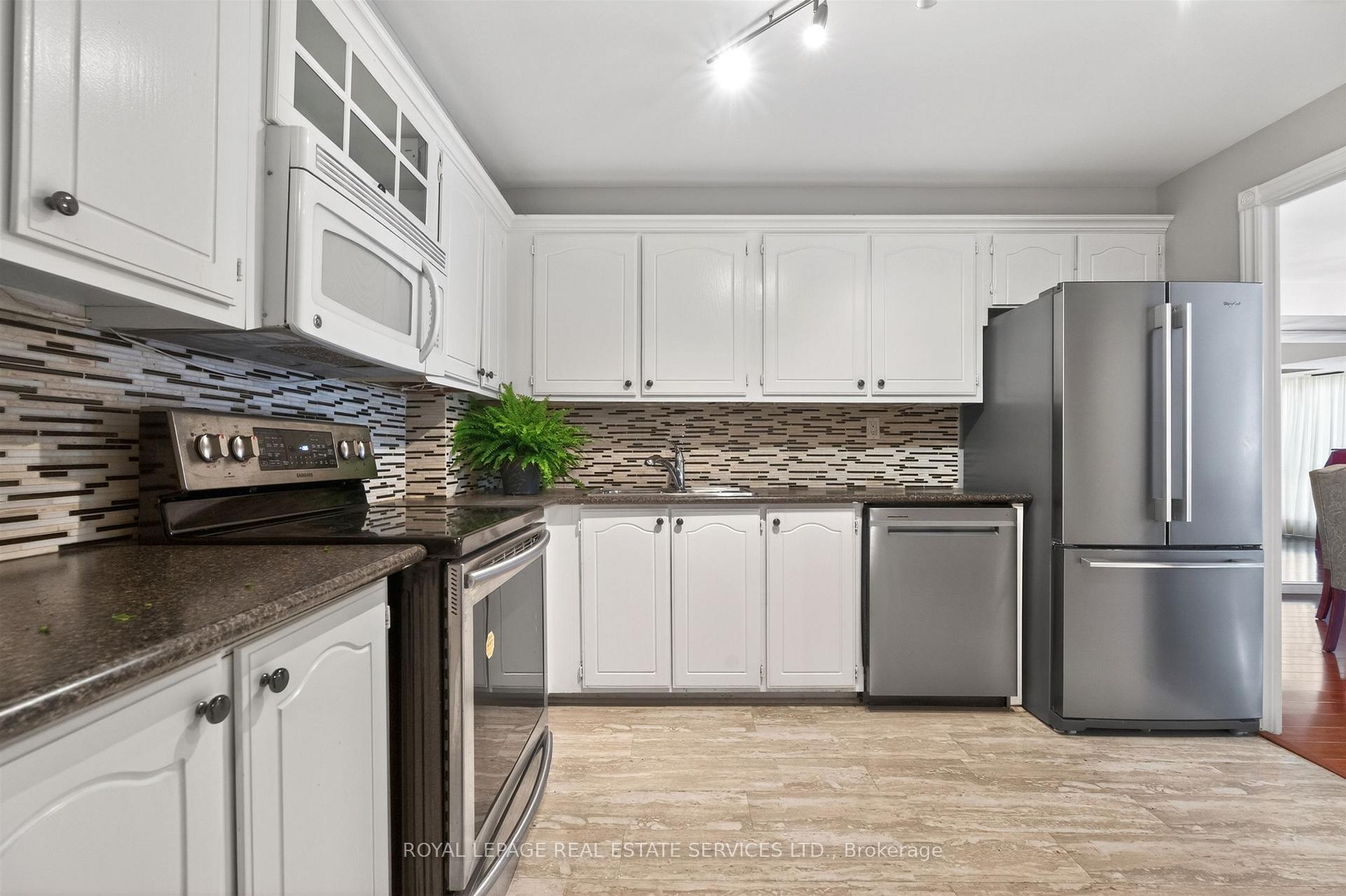 Photo 10 of Unit 110, 1400 Dixie Road, Mississauga, Lakeview — HOMEH