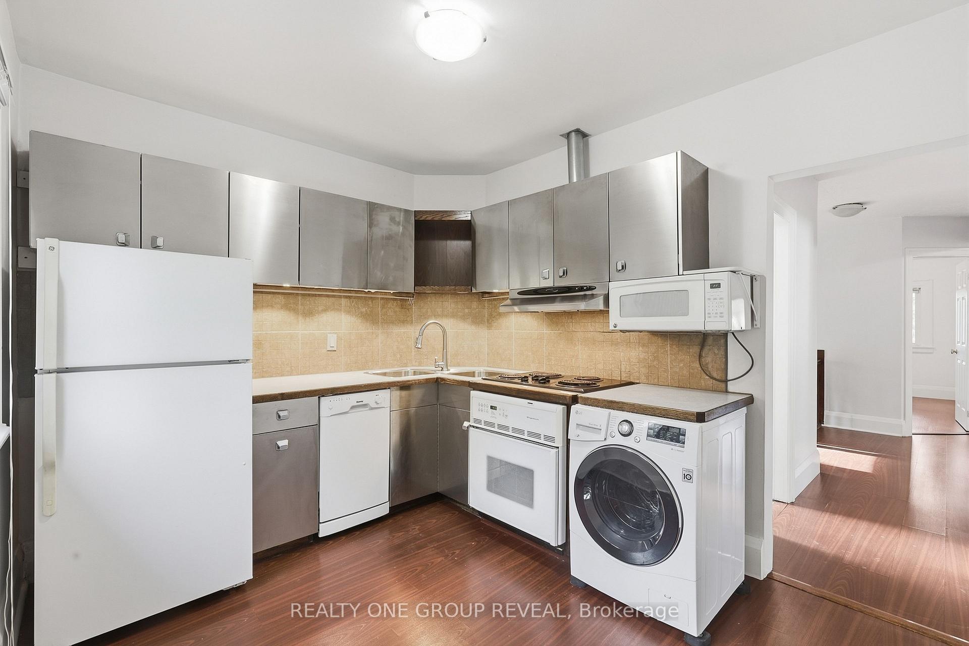 Photo 16 of 83 Lawrence Avenue E, Toronto, Lawrence Park South — HOMEH