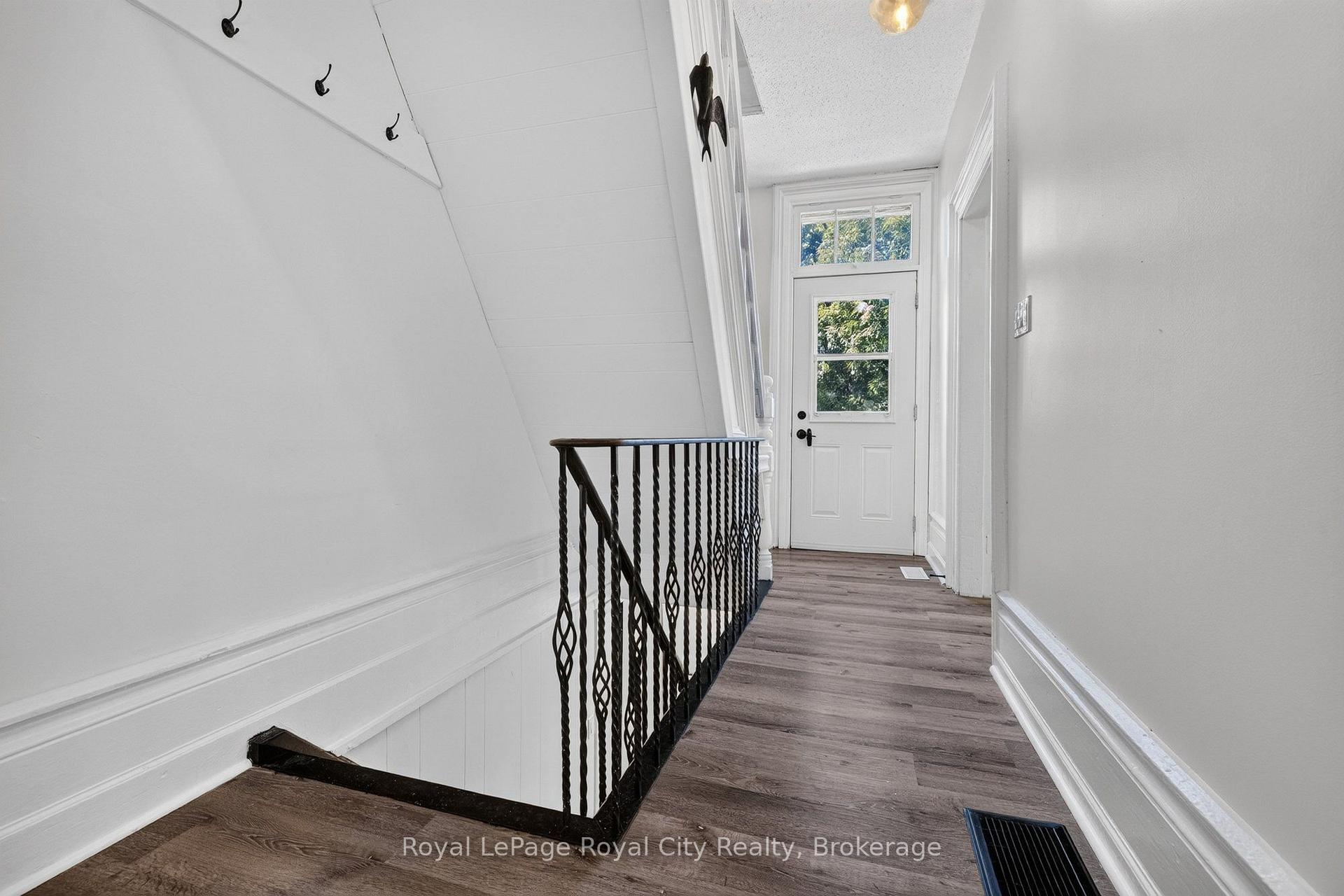 Photo 20 of 393 Main Street S, Guelph/Eramosa, Rockwood — HOMEH