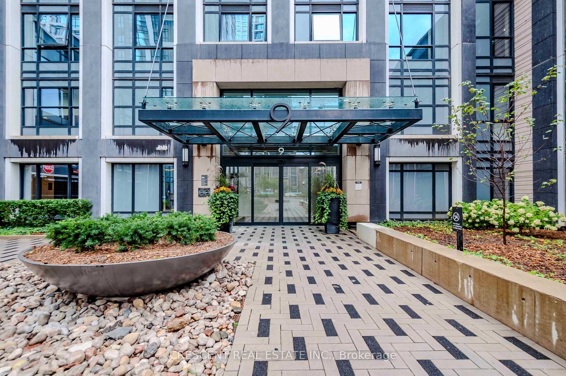 Front of Unit 3016, 9 Mabelle Avenue