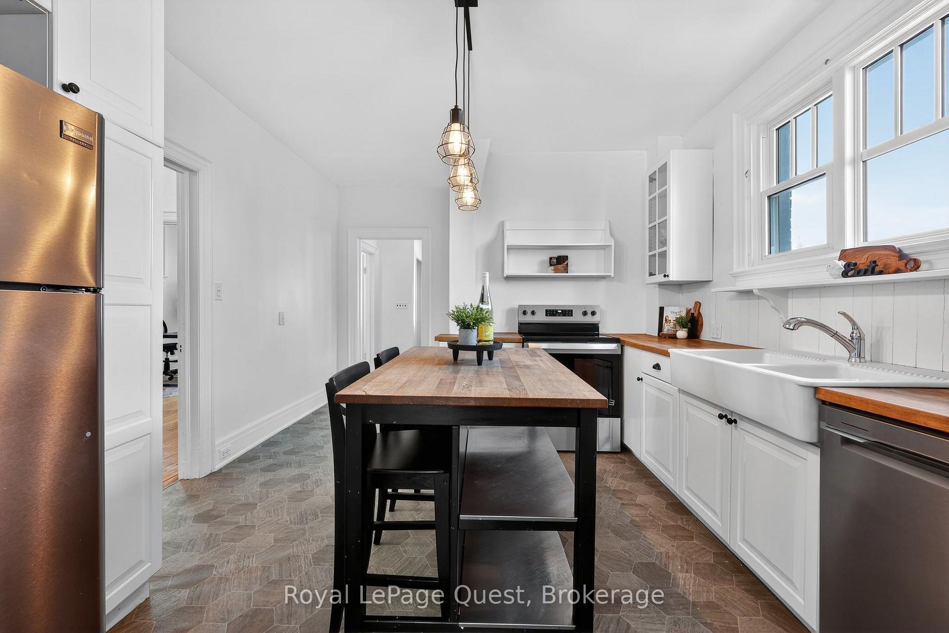 Photo 12 of 109 Brant Street E, Orillia — HOMEH