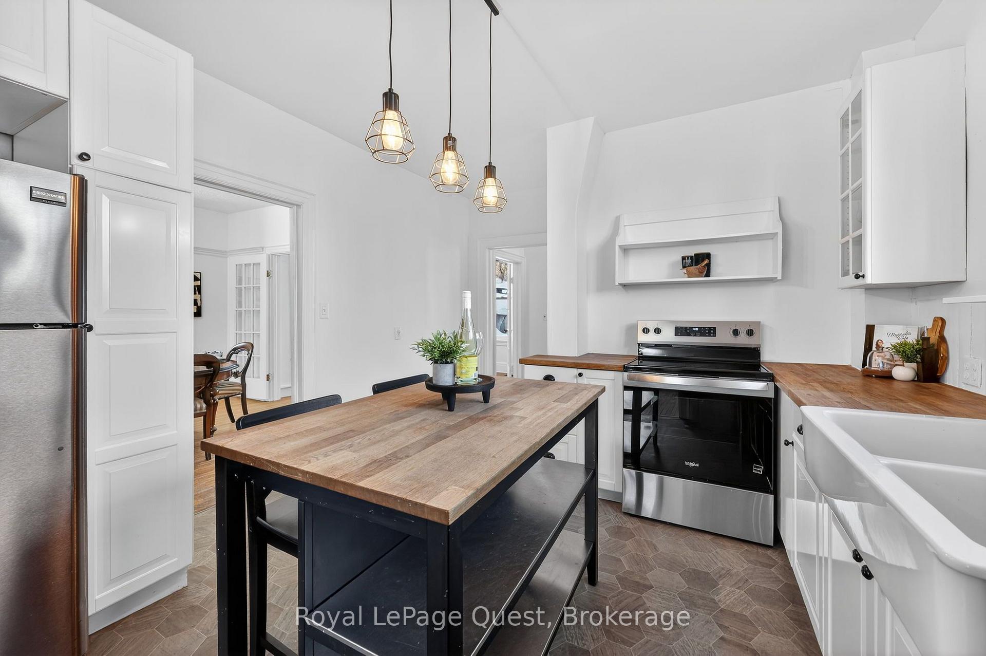 Photo 13 of 109 Brant Street E, Orillia — HOMEH