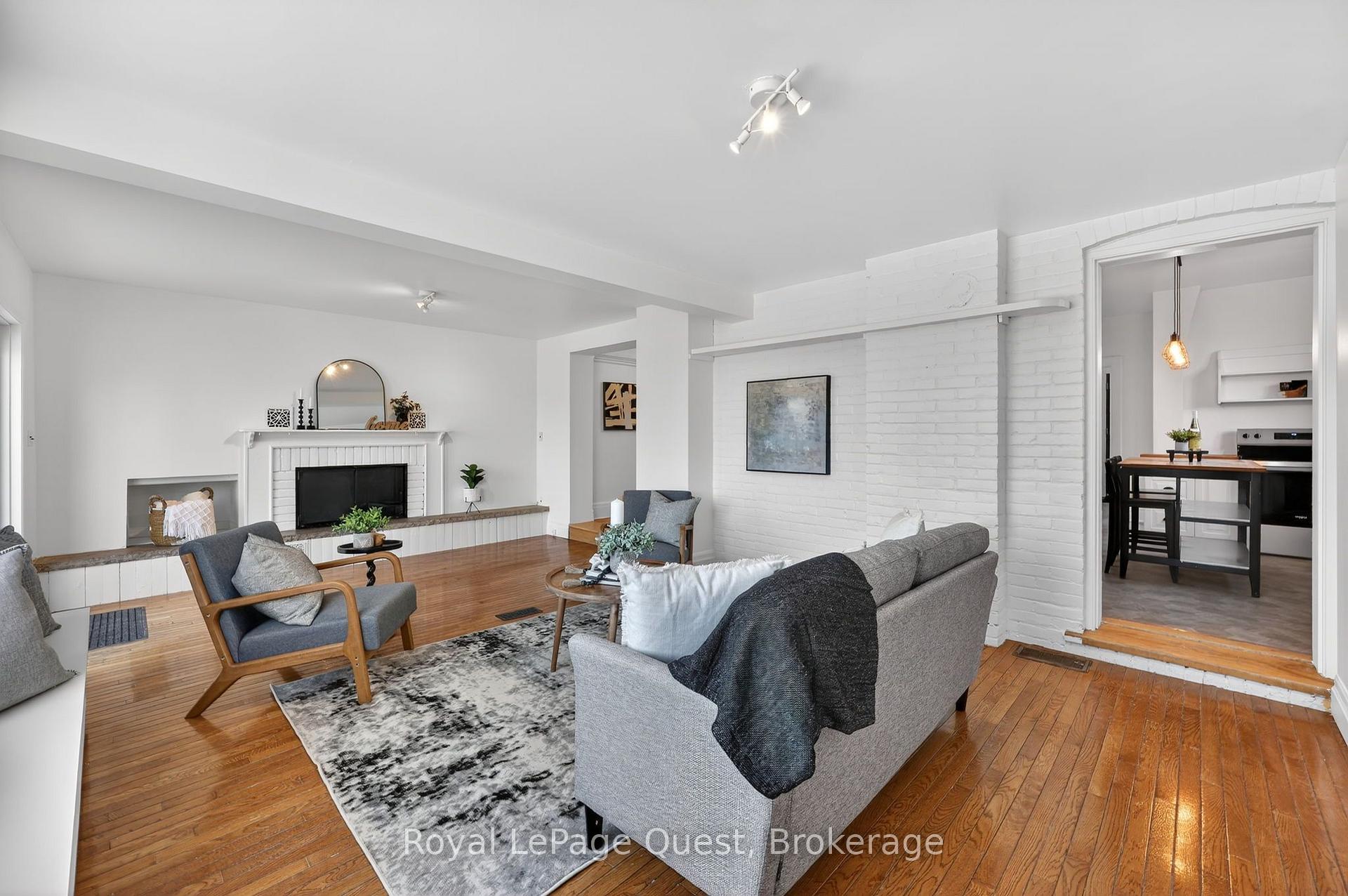 Photo 16 of 109 Brant Street E, Orillia — HOMEH
