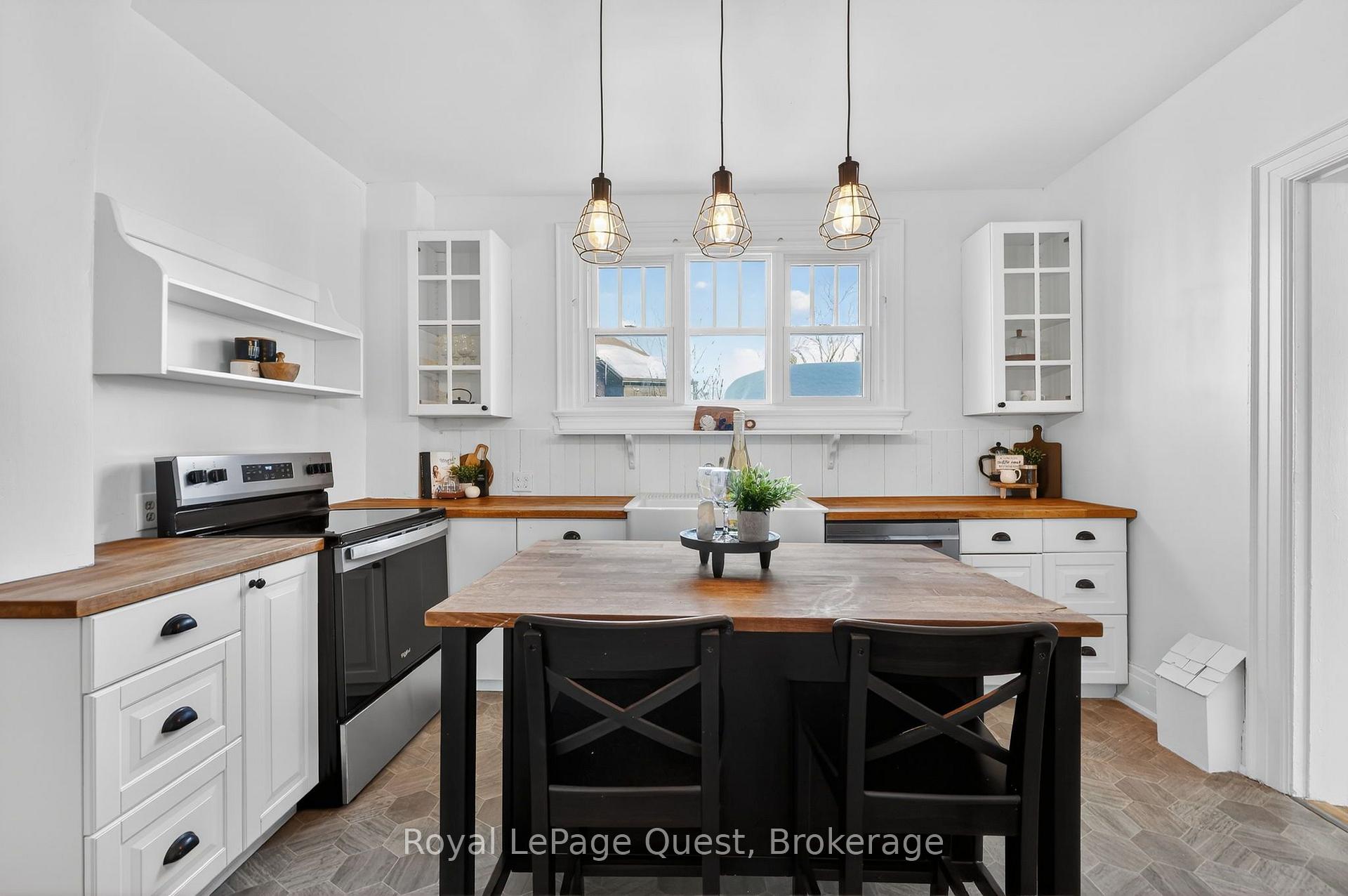Photo 27 of 109 Brant Street E, Orillia — HOMEH