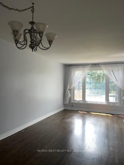 Photo 4 of 241 Ashlar Road, Richmond Hill, Crosby — HOMEH