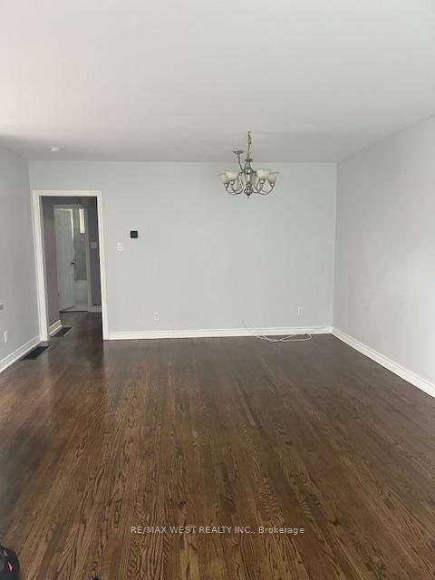 Photo 5 of 241 Ashlar Road, Richmond Hill, Crosby — HOMEH