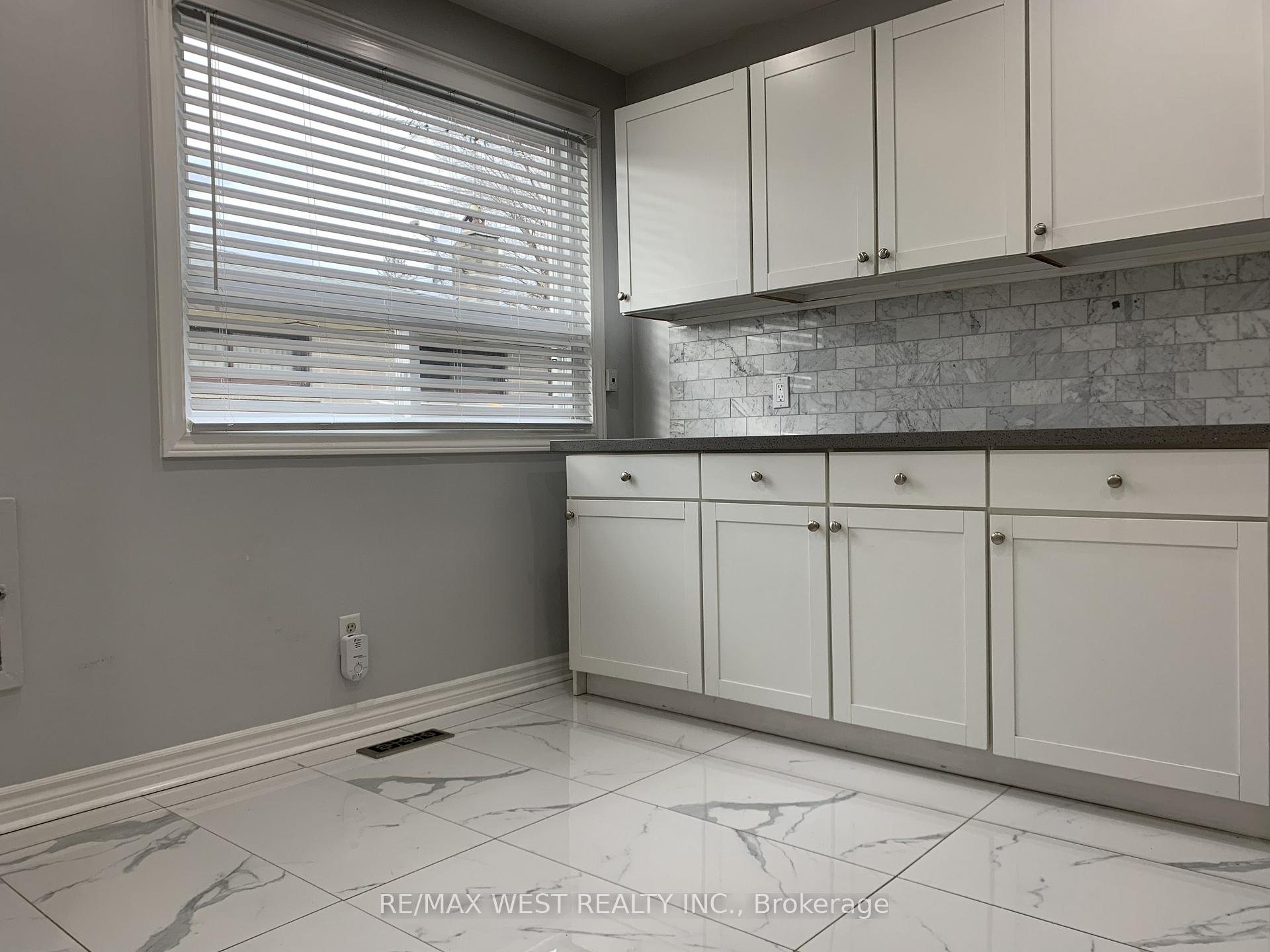 Photo 7 of 241 Ashlar Road, Richmond Hill, Crosby — HOMEH