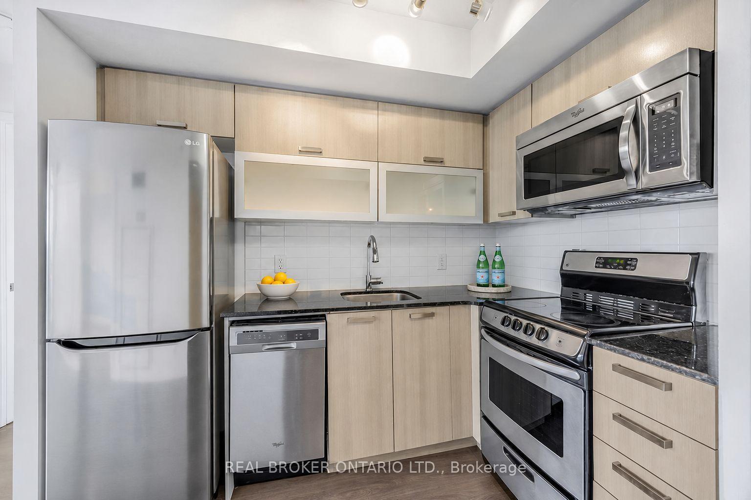 Photo 3 of Unit 736, 68 Abell Street, Toronto, Little Portugal — HOMEH