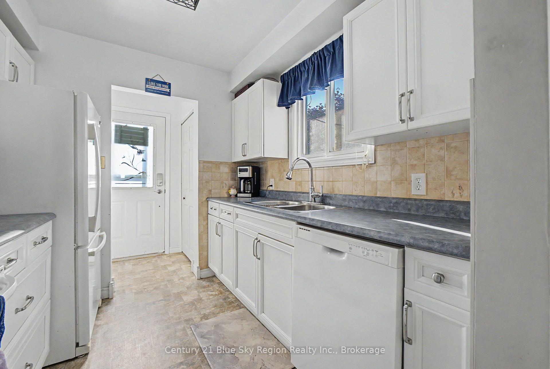 Photo 8 of 56 Southview Crescent, North Bay, College Heights — HOMEH