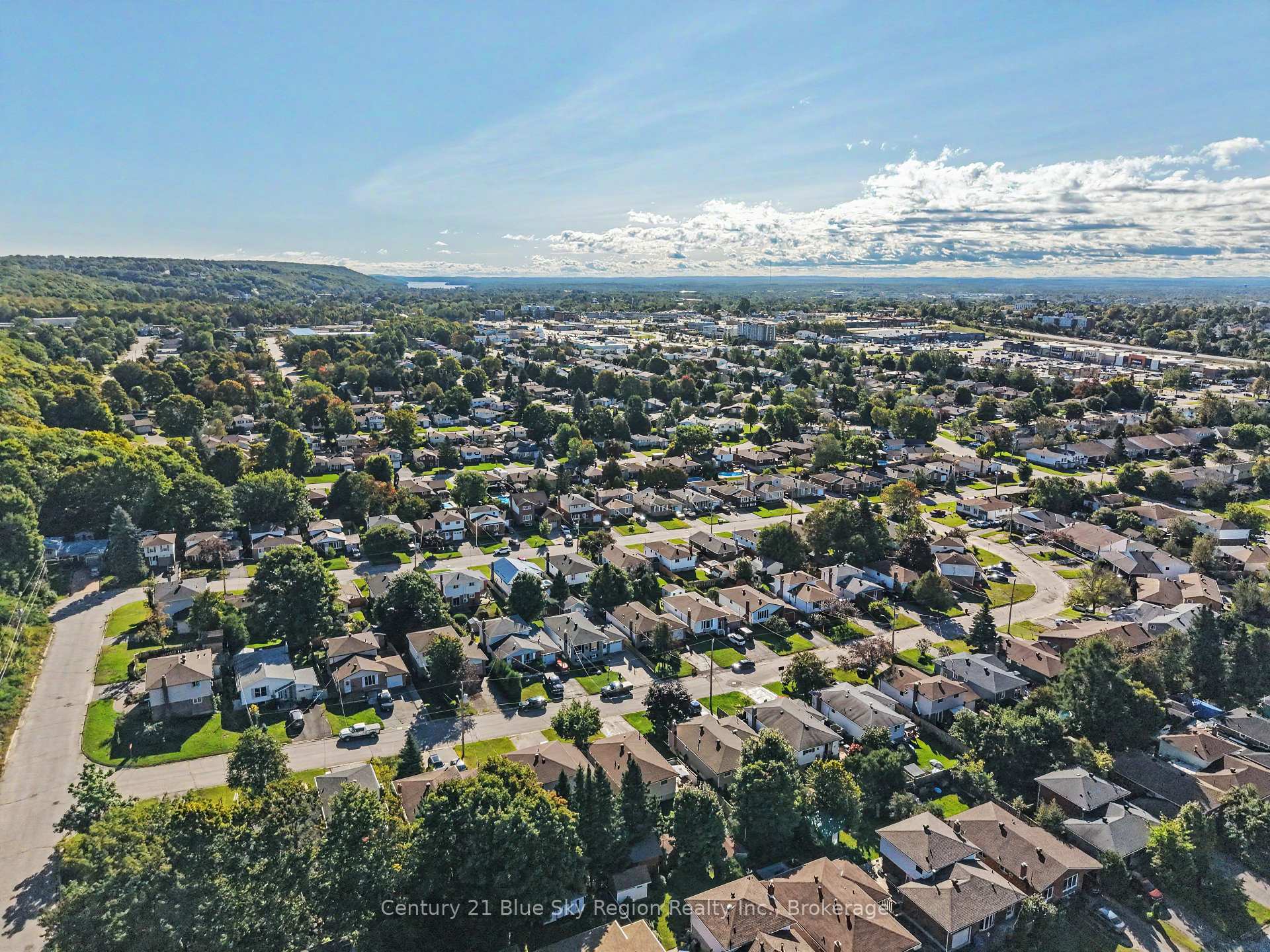 Photo 37 of 56 Southview Crescent, North Bay, College Heights — HOMEH