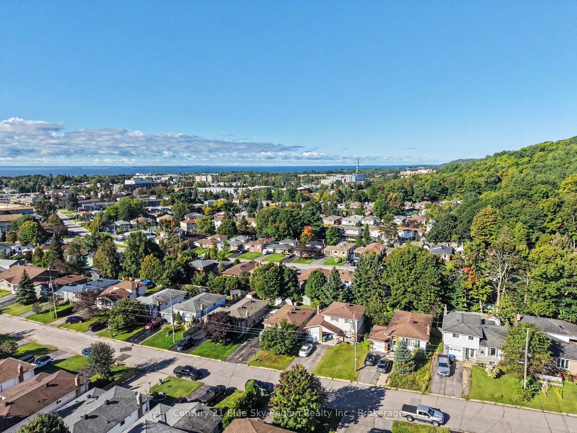 Photo 40 of 56 Southview Crescent, North Bay, College Heights — HOMEH