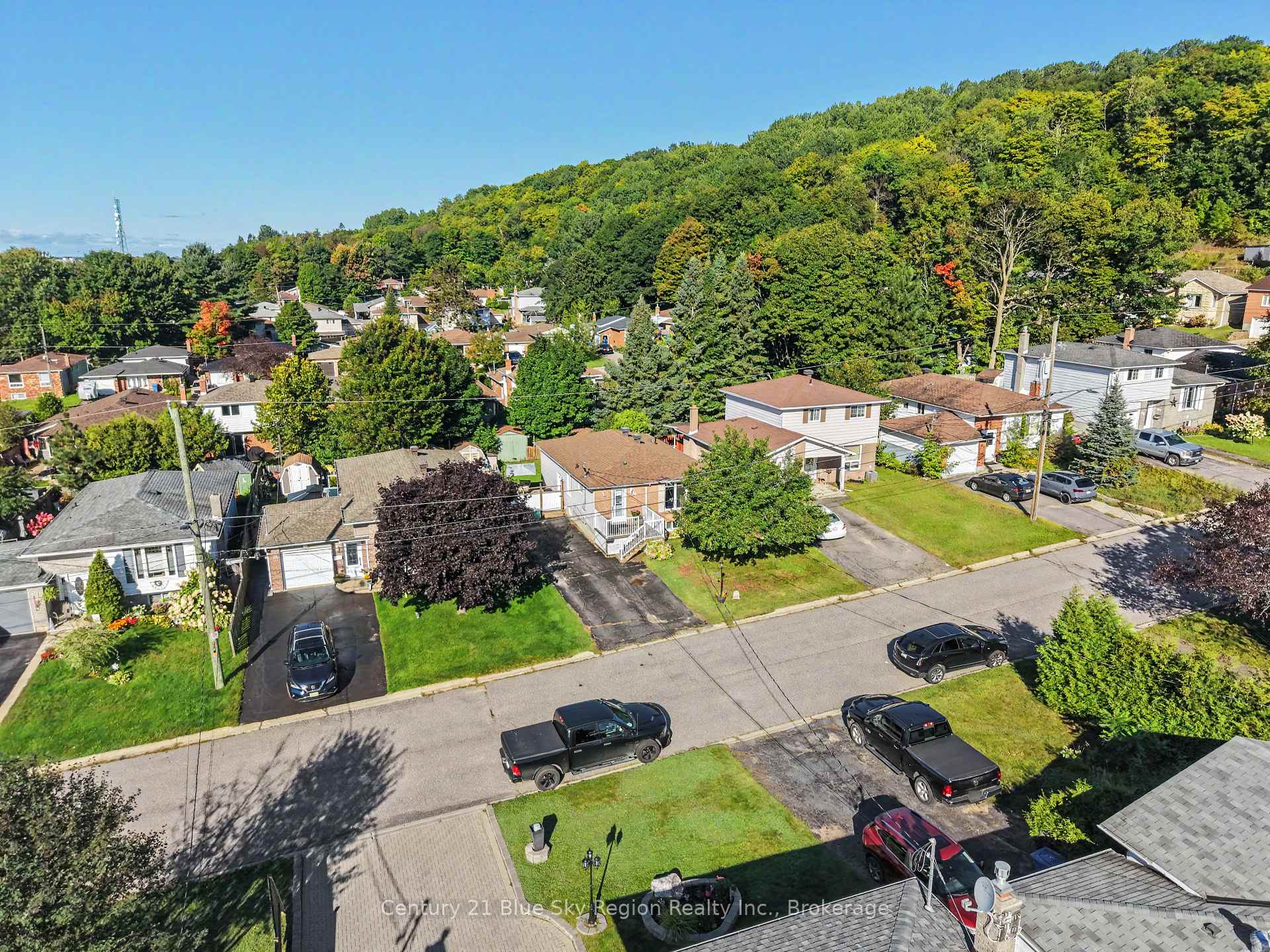 Photo 41 of 56 Southview Crescent, North Bay, College Heights — HOMEH
