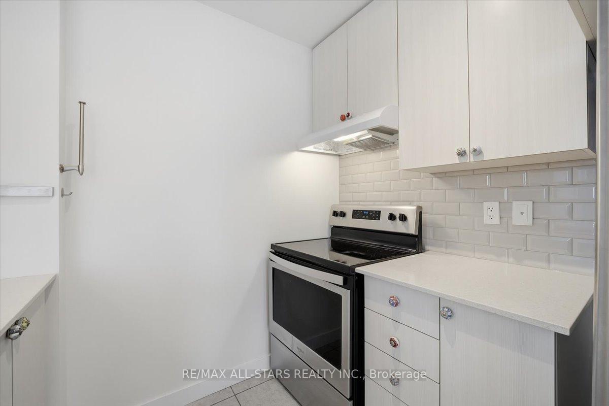 Photo 13 of Unit 824, 8 Trent Avenue, Toronto, East End-Danforth — HOMEH