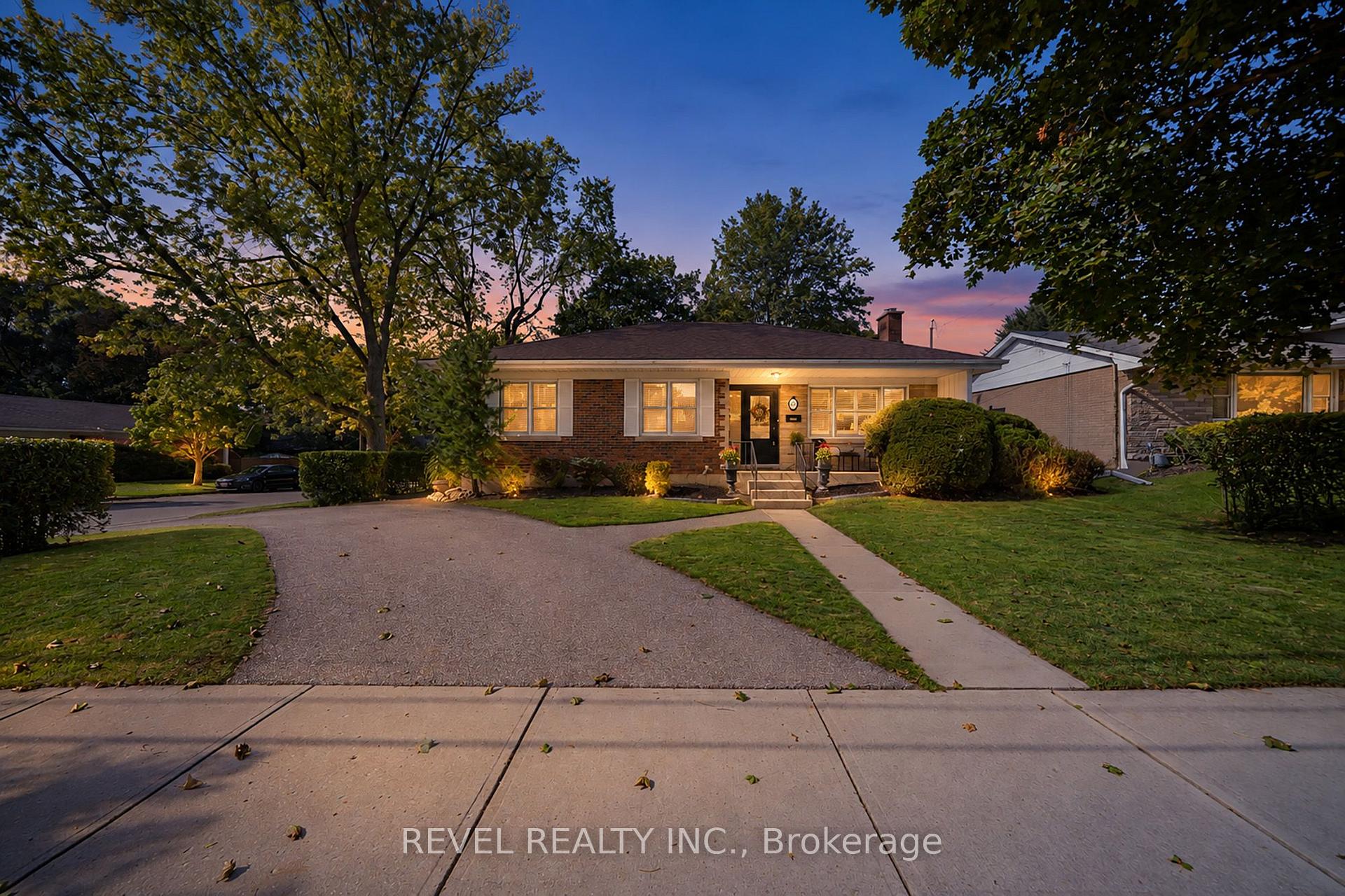 Photo 2 of 57 Devon Street, Brantford, Henderson-Sky Acres — HOMEH
