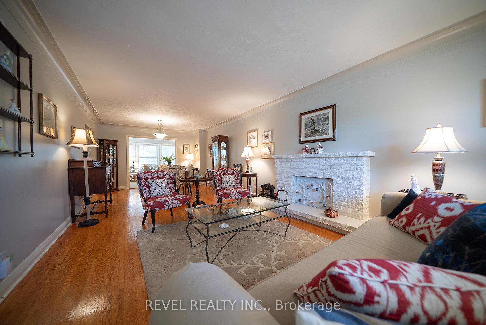 Photo 10 of 57 Devon Street, Brantford, Henderson-Sky Acres — HOMEH