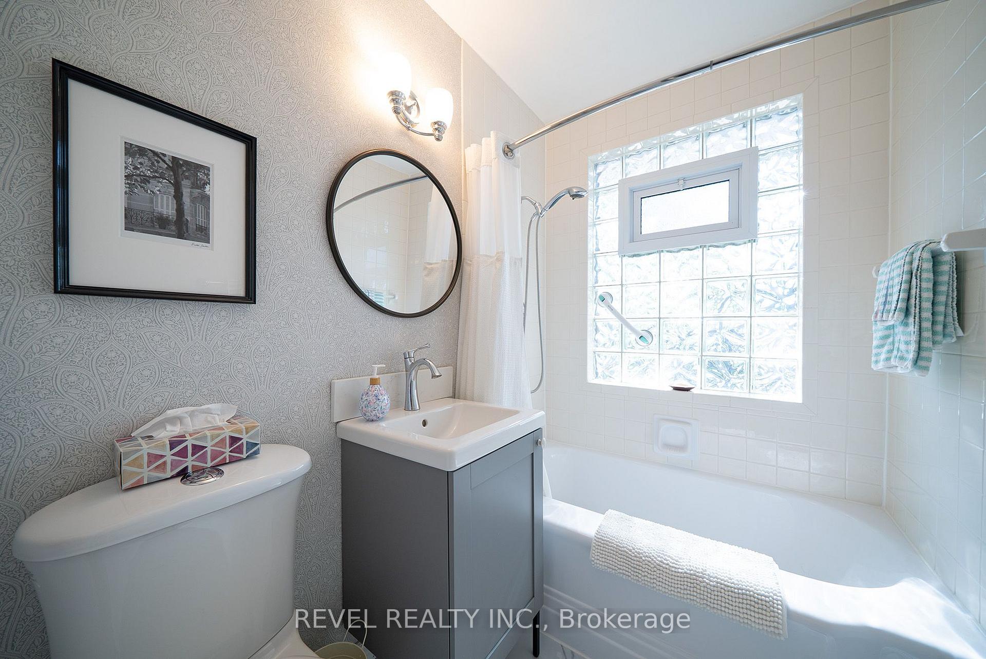 Photo 20 of 57 Devon Street, Brantford, Henderson-Sky Acres — HOMEH