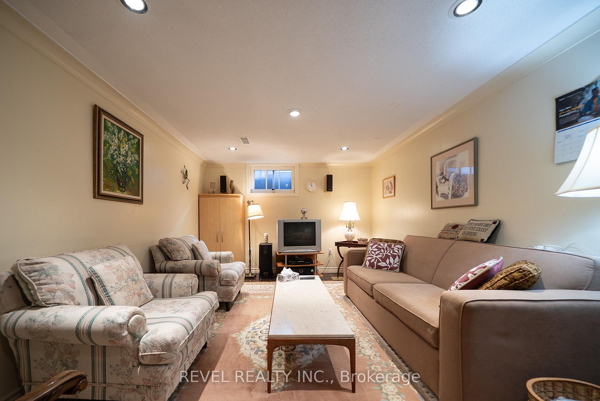 Photo 24 of 57 Devon Street, Brantford, Henderson-Sky Acres — HOMEH