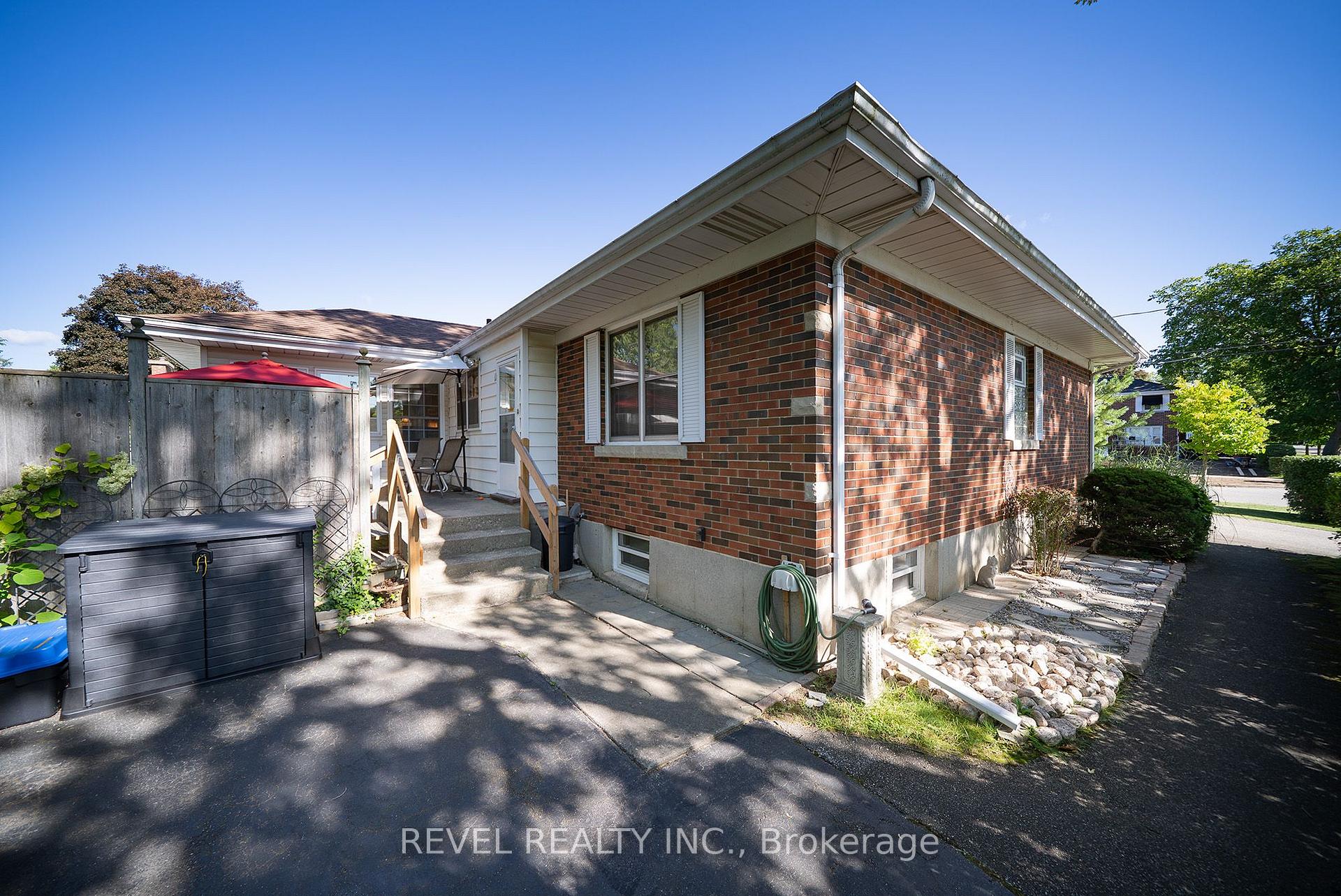 Photo 28 of 57 Devon Street, Brantford, Henderson-Sky Acres — HOMEH