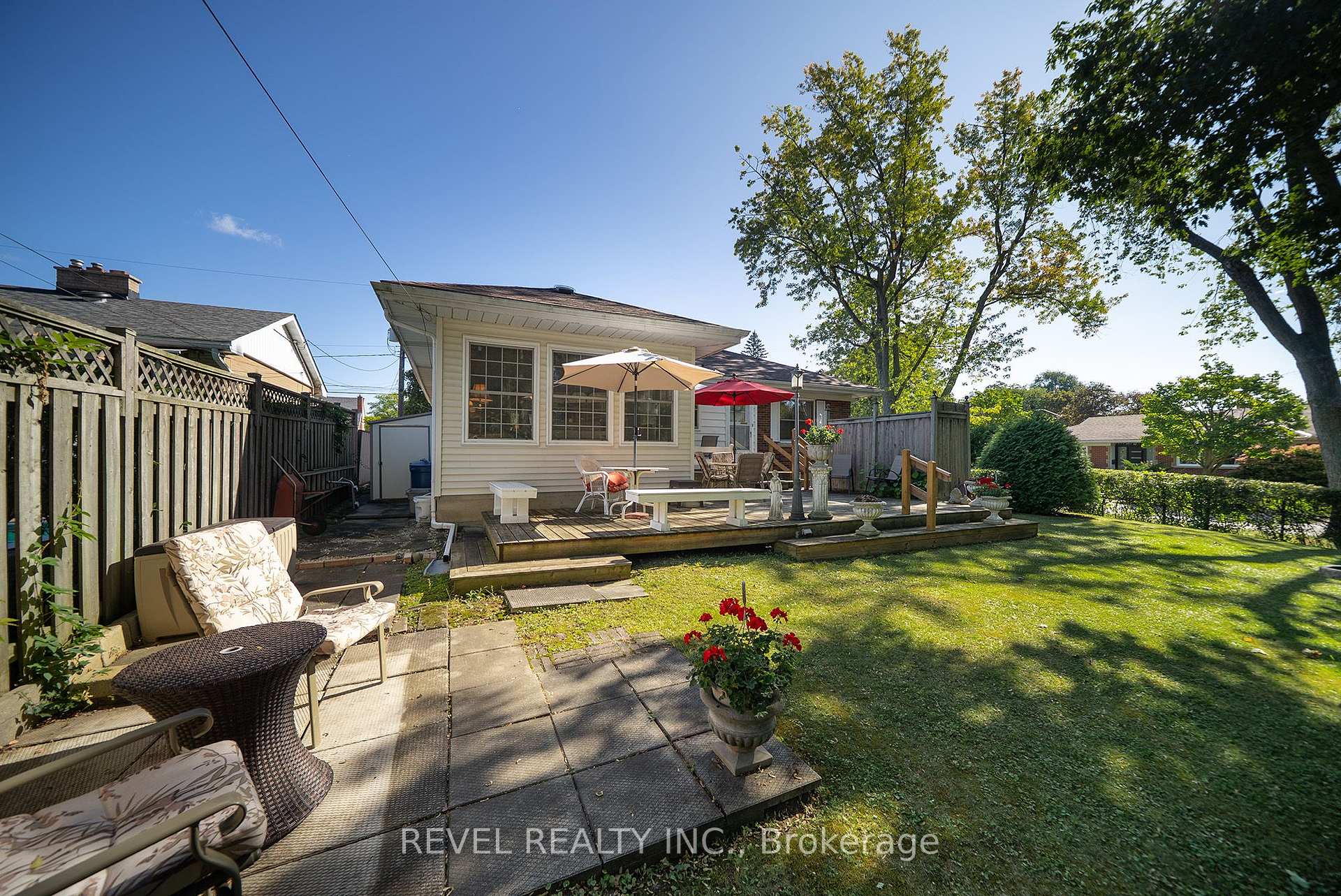 Photo 30 of 57 Devon Street, Brantford, Henderson-Sky Acres — HOMEH
