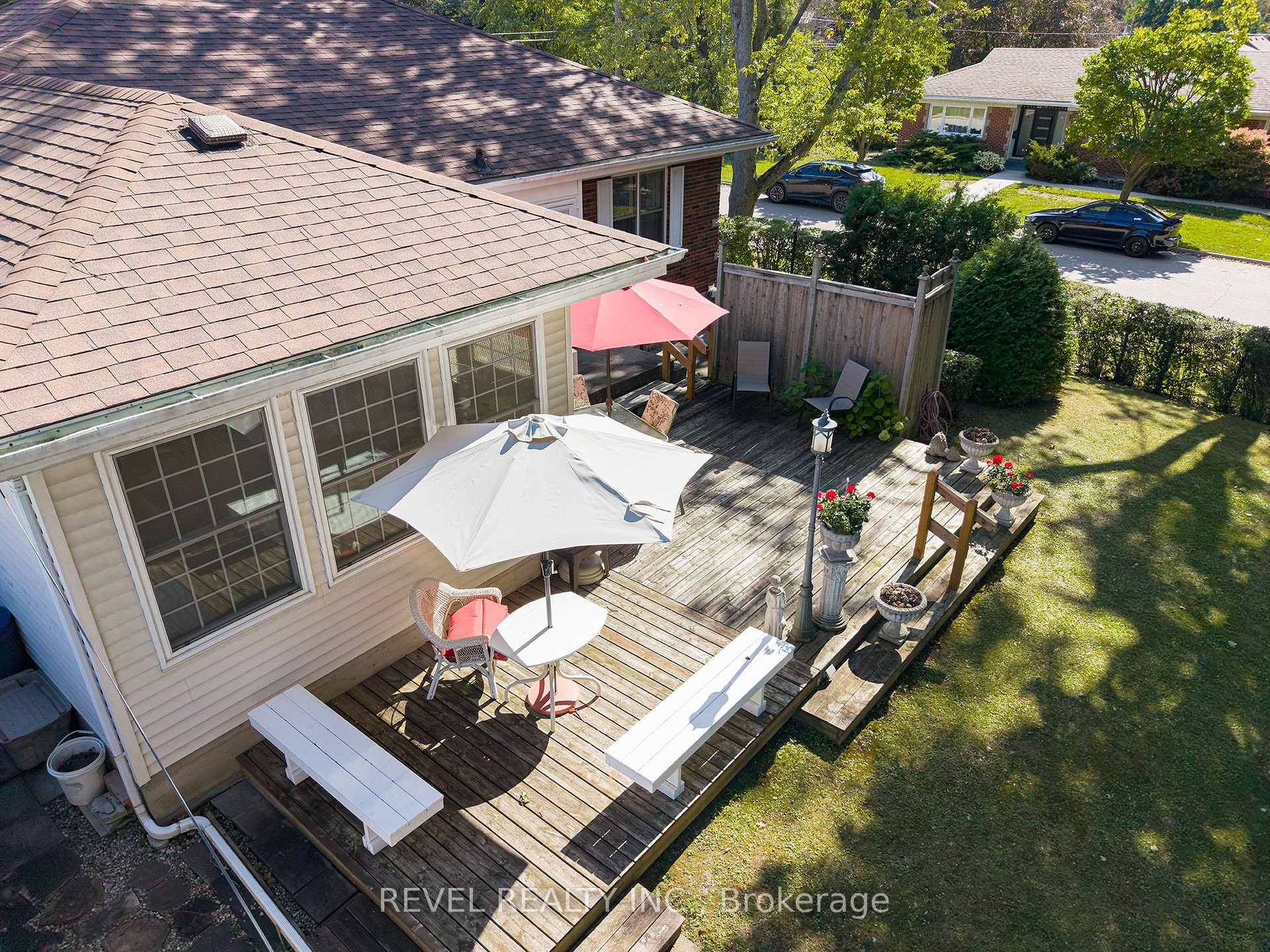 Photo 31 of 57 Devon Street, Brantford, Henderson-Sky Acres — HOMEH