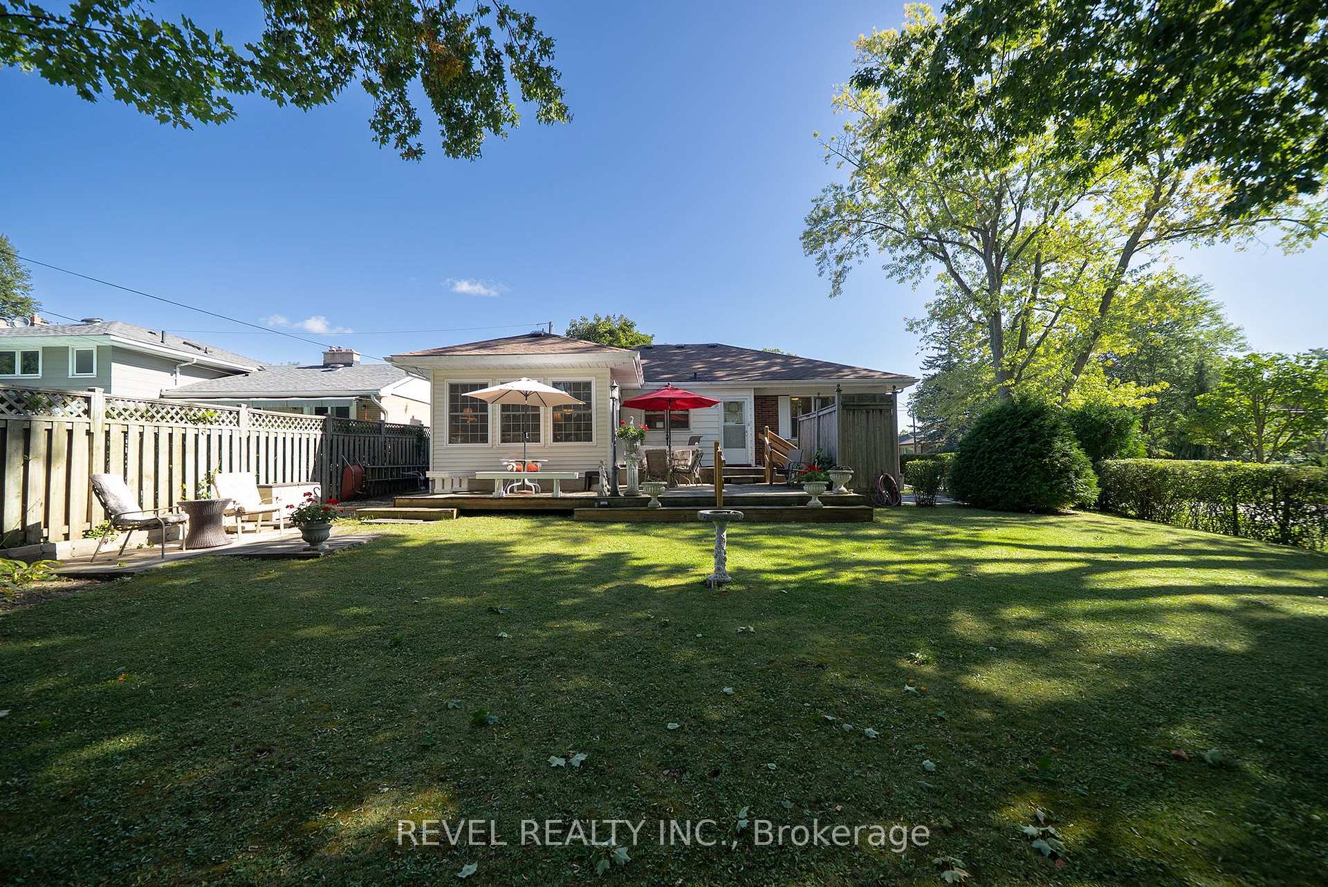 Photo 32 of 57 Devon Street, Brantford, Henderson-Sky Acres — HOMEH