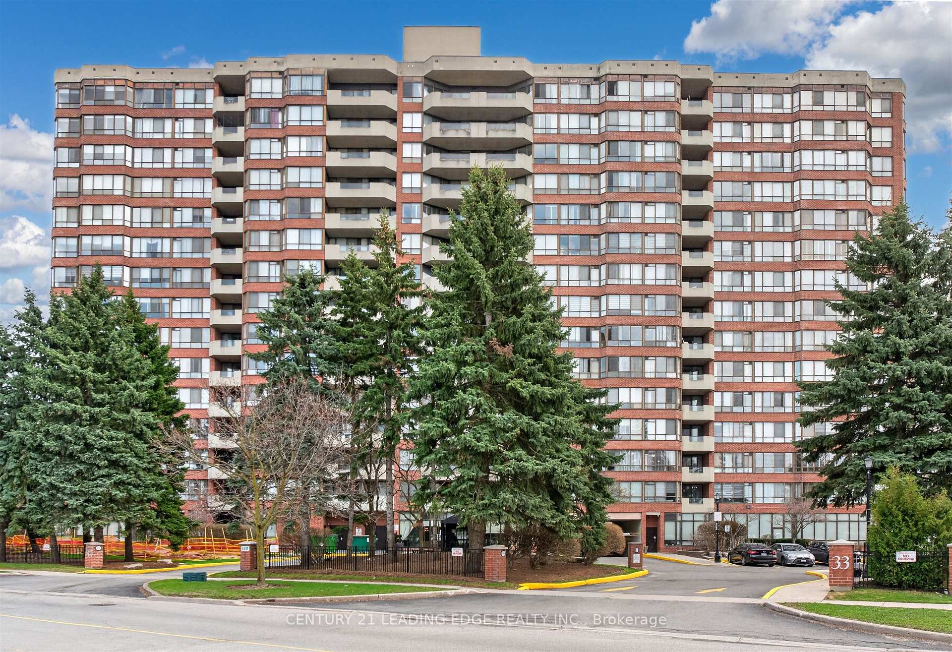 Photo 1 of Unit 1011, 33 Weldrick Road E, Richmond Hill, Observatory — HOMEH