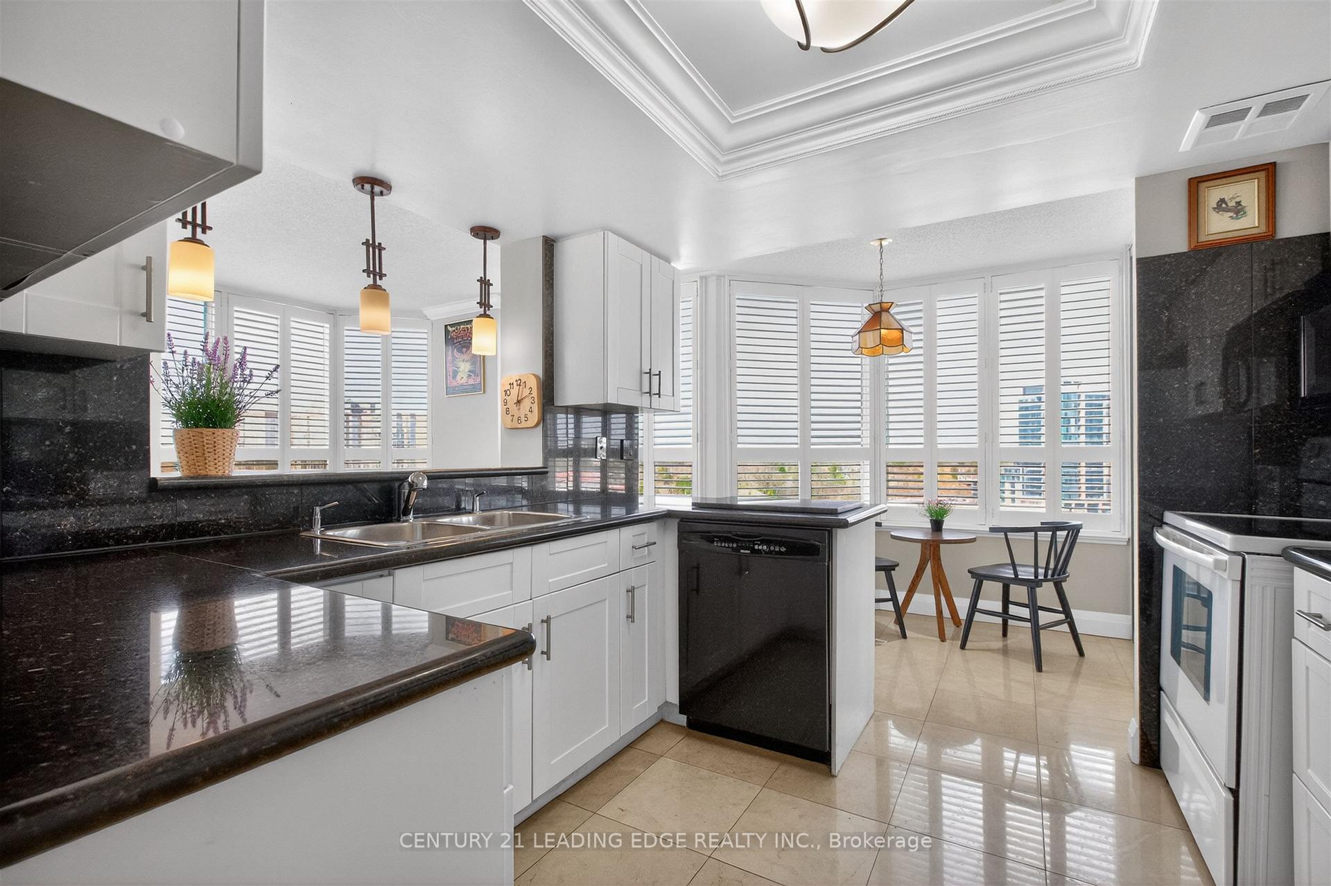 Photo 9 of Unit 1011, 33 Weldrick Road E, Richmond Hill, Observatory — HOMEH